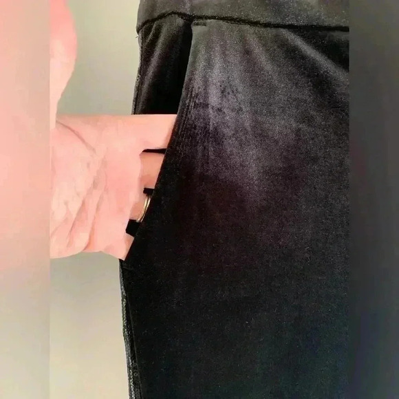 Woman’s Draper James Black Velvet Sequined Accent Holiday Workwear Pants Size 8 - Picture 6 of 13